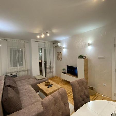 Sleepover - Holiday Base โนวีซาด ภายนอก รูปภาพ